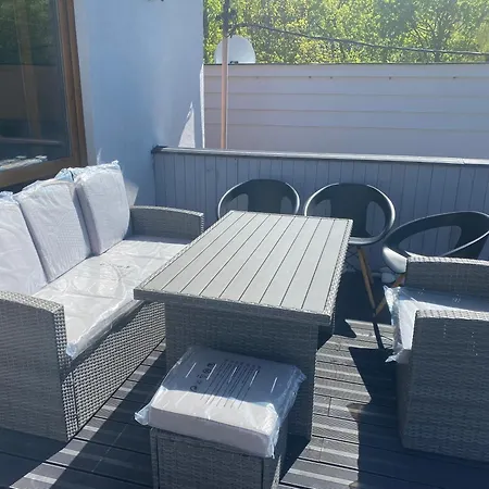 160m Piekny Stylowy Dwupoziomowy Dom * غدينيا